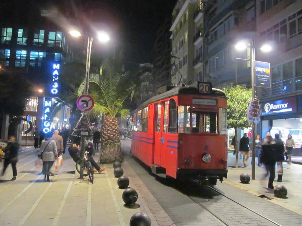 Juliet Rooms & Kitchen Istanbul Exterior photo